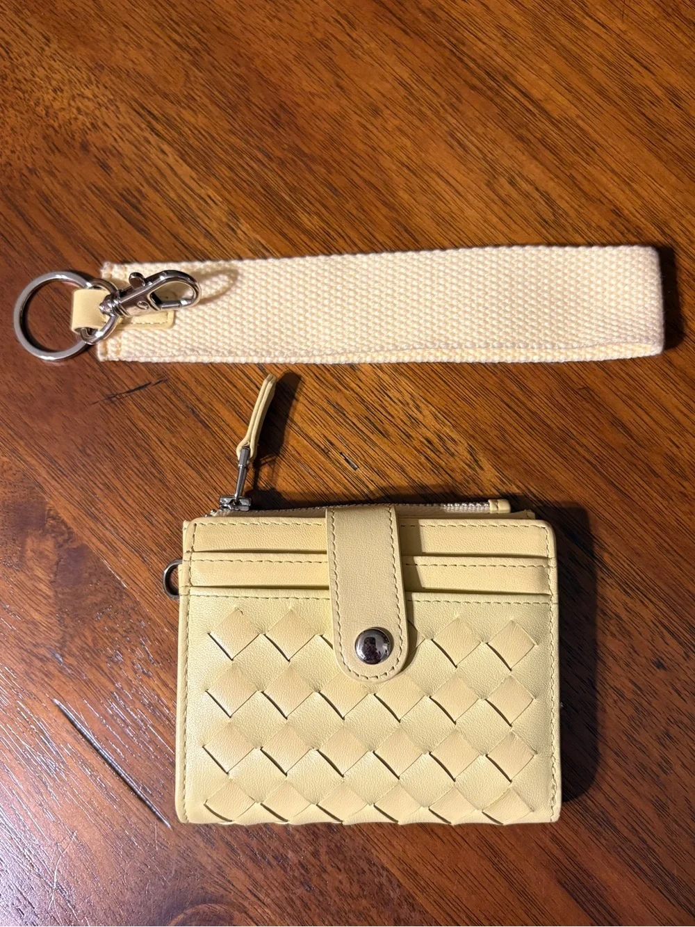 Andar the lo wallet